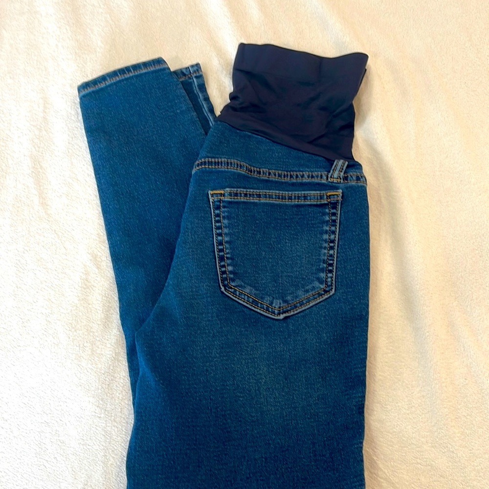A glow maternity jeggings